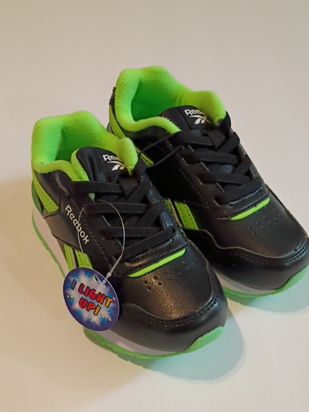 REEBOK Kids Black and Neon Green Light-Up Sneakers SIZE Toddler 8 NWT